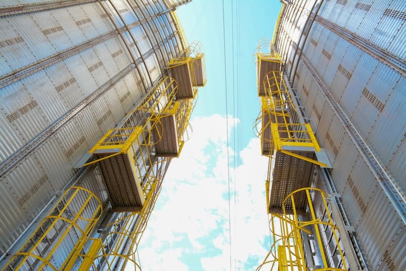 Oil and Gold Outlook: Macro Drivers Shaping Commodity Prices This Weekend